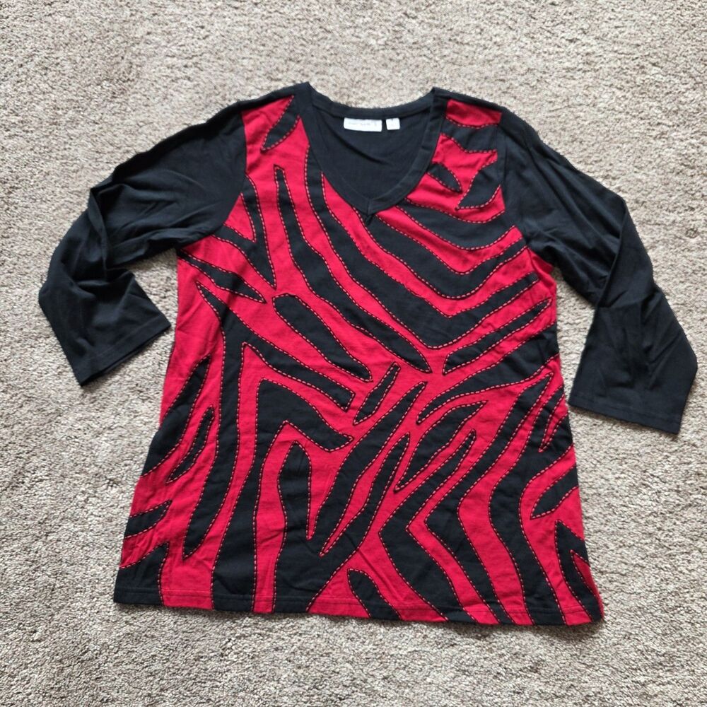 Susan Graver Top M 100% Cotton Red Black Zebra Abstract Knit V Neck 3/4 Sleeve